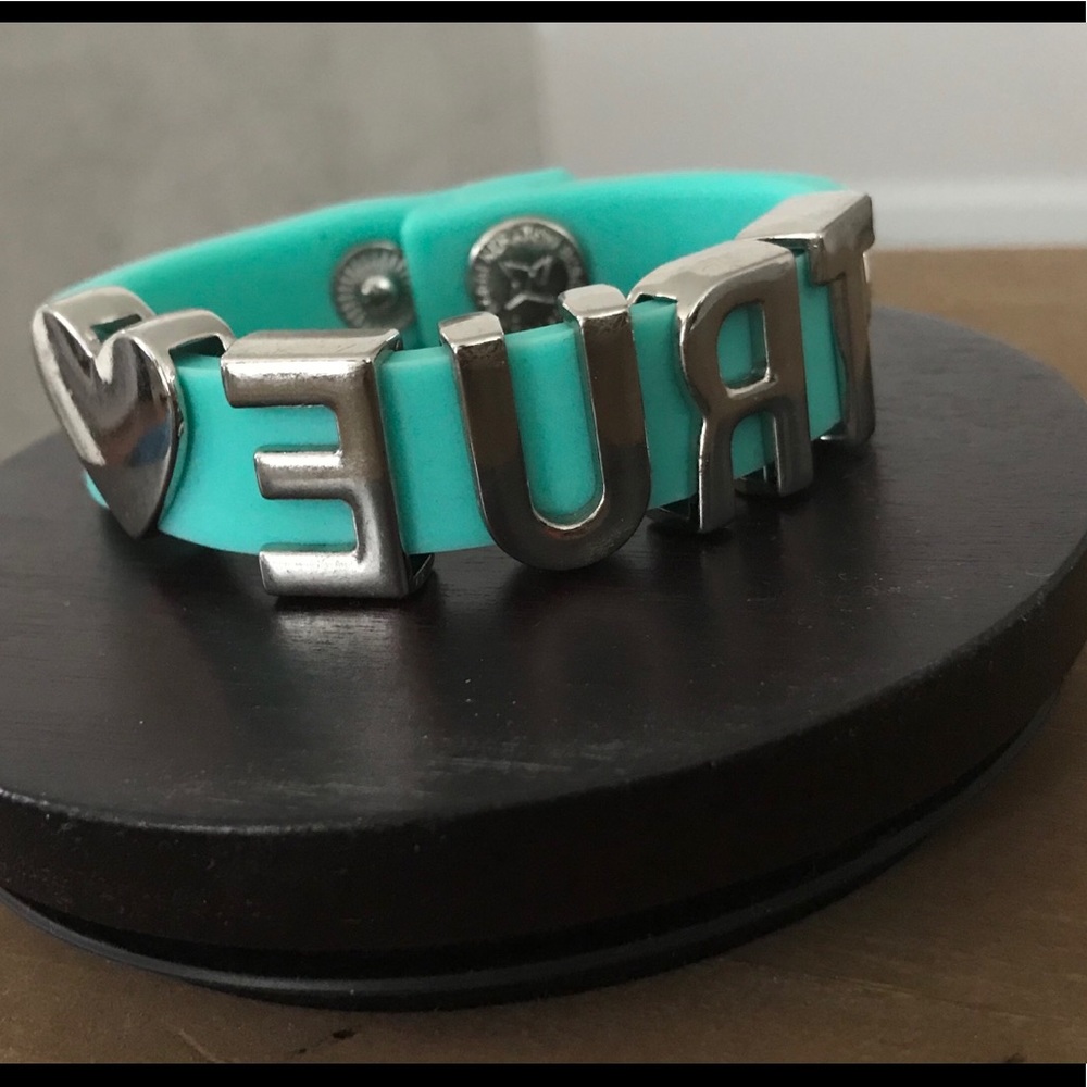 BCBG True Love ❤️ Bracelet! Adorable!